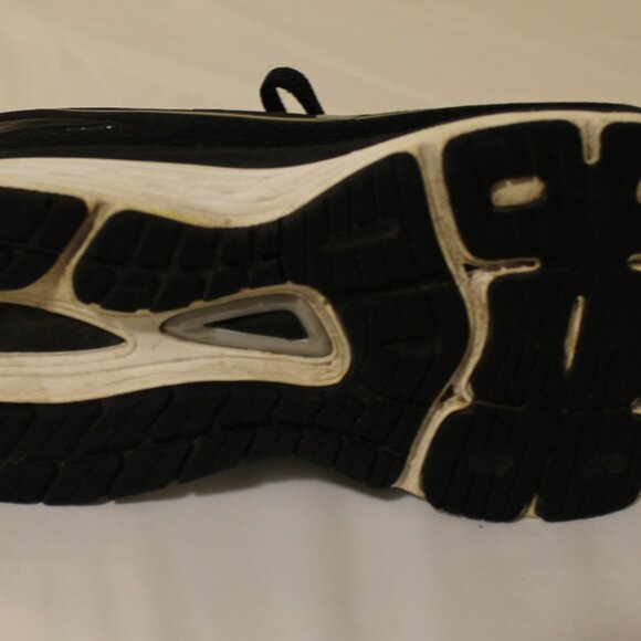 Shoe  -013 - Picture 2 of 2